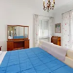 Romano, לינה וארוחת בוקר 4*