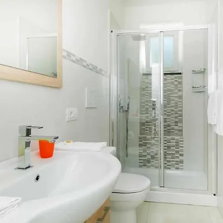 Oda ve Kahvaltı Romano, 3*